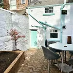 Periwinkle Ruswarp Tatil Evi
