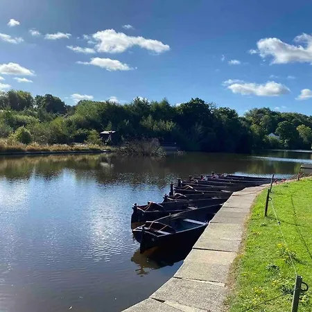 Periwinkle Ruswarp בית נופש *